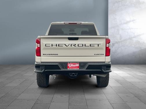 White Sands 2026 Chevrolet Silverado 1500 Custom Trail Boss