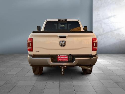 2022 RAM 2500 Laramie Crew Cab 4x4 6'4' Box