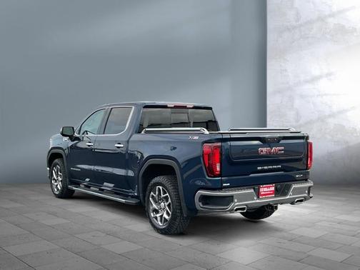 Pacific Blue Metallic 2023 GMC Sierra 1500 SLT
