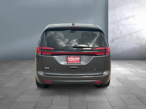 2022 Chrysler Pacifica Hybrid Touring L