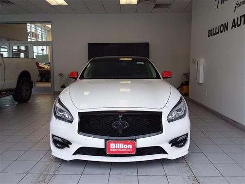 2015 INFINITI Q70L 4dr Sdn V8 AWD