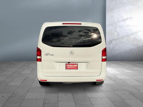 2022 Mercedes-Benz Metris Base
