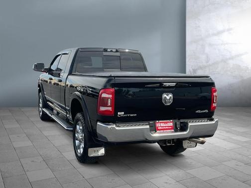 Diamond Black Crystal Pearlcoat 2021 RAM 3500 Limited Mega Cab 4x4 6'4' Box