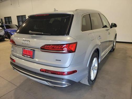 2024 Audi Q7 45 Premium Plus