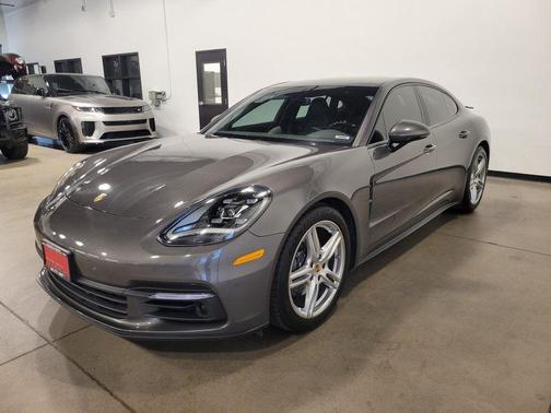 2018 Porsche Panamera 4