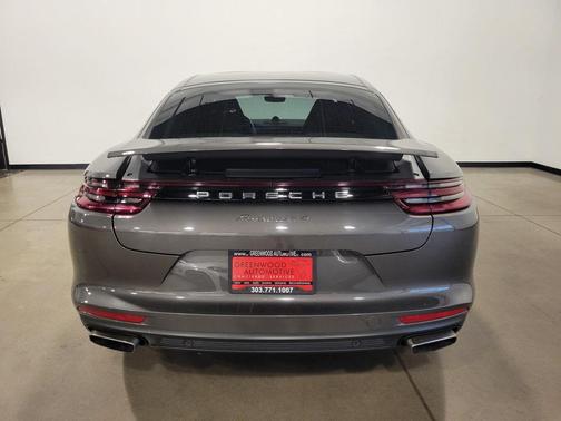 2018 Porsche Panamera 4