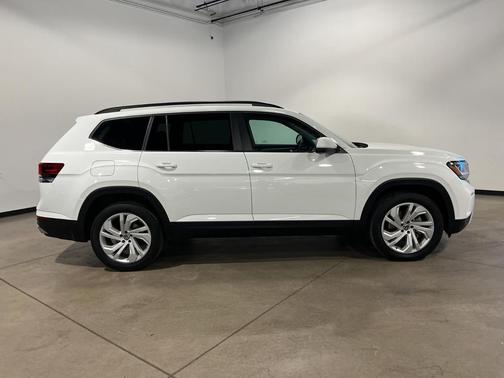 2022 Volkswagen Atlas 3.6L SE w/Technology