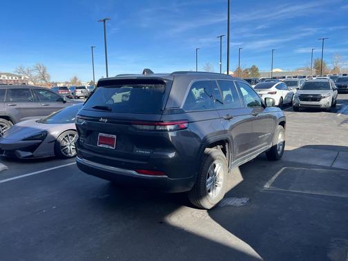 2023 Jeep Grand Cherokee Laredo