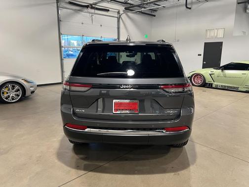 2023 Jeep Grand Cherokee Laredo