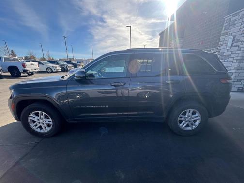 2023 Jeep Grand Cherokee Laredo