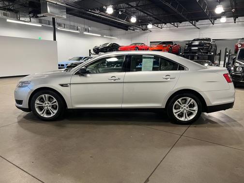 2015 Ford Taurus SE