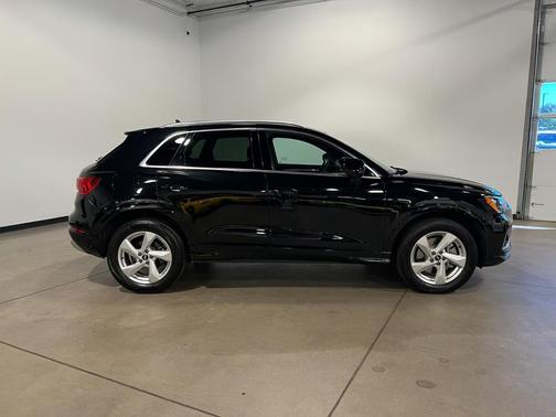 2022 Audi Q3 40 Premium