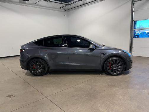 2023 Tesla Model Y Performance Dual Motor All-Wheel Drive
