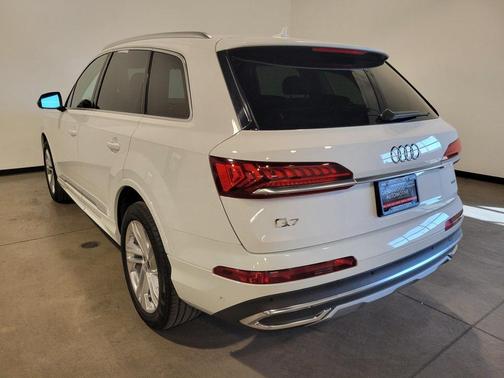 2023 Audi Q7 55 Premium Plus