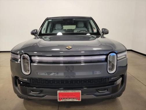 2025 Rivian R1S Adventure