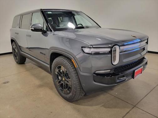 2025 Rivian R1S Adventure