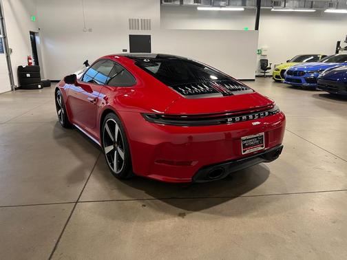 2025 Porsche 911 Carrera