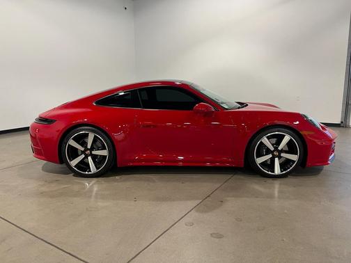2025 Porsche 911 Carrera