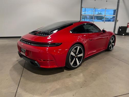 2025 Porsche 911 Carrera