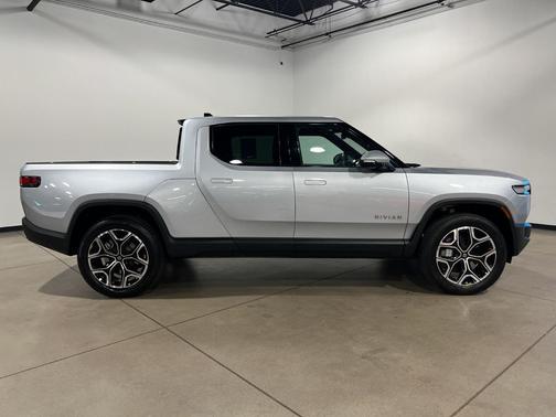 2025 Rivian R1T Adventure