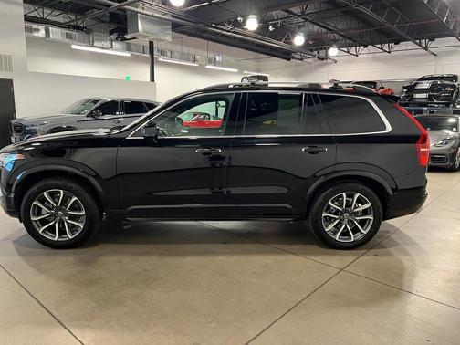 2018 Volvo XC90 T6 Momentum