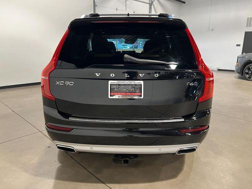2018 Volvo XC90 T6 Momentum