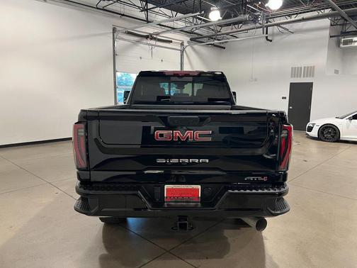 2024 GMC Sierra 2500 AT4