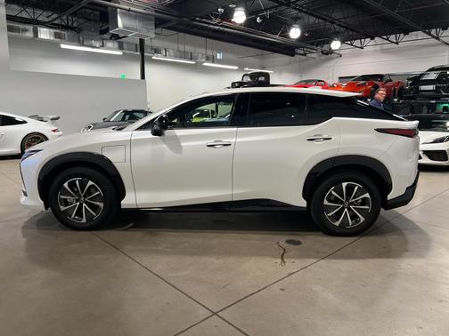 2025 Lexus RZ 450e Premium