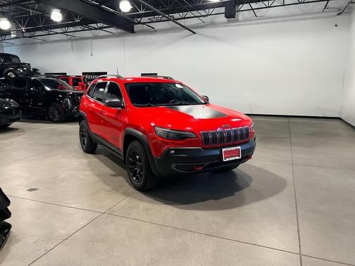 Firecracker Red Clearcoat 2019 Jeep Cherokee Trailhawk
