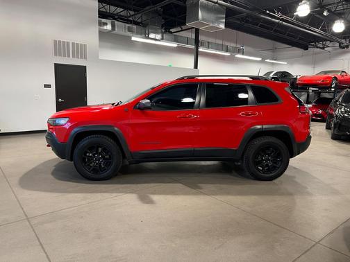 Firecracker Red Clearcoat 2019 Jeep Cherokee Trailhawk