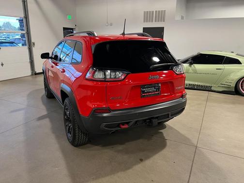 Firecracker Red Clearcoat 2019 Jeep Cherokee Trailhawk