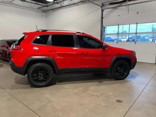 Firecracker Red Clearcoat 2019 Jeep Cherokee Trailhawk