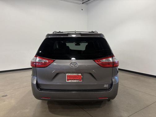 Predawn Gray Mica 2018 Toyota Sienna XLE Premium