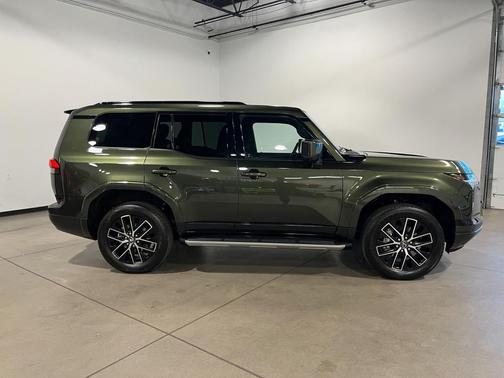 Nori Green Pearl 2026 Lexus GX 550 Premium+