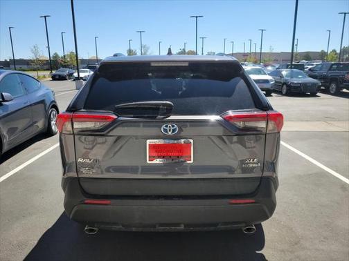 2022 Toyota RAV4 Hybrid XLE
