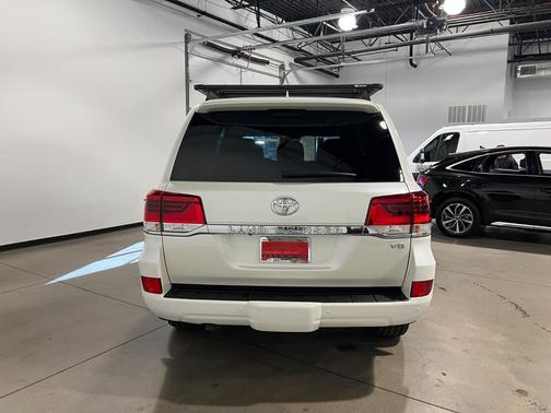 2020 Toyota Land Cruiser Base