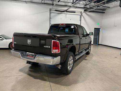 2017 RAM 2500 Laramie Crew Cab 4x4 6'4' Box