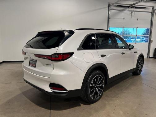 2025 Mazda CX-70 PHEV Premium Package