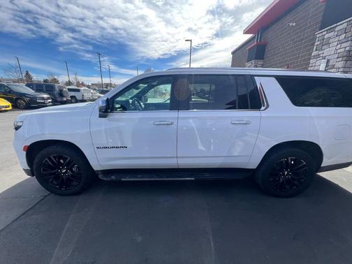 2023 Chevrolet Suburban Premier
