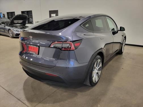 2022 Tesla Model Y Long Range Dual Motor All-Wheel Drive