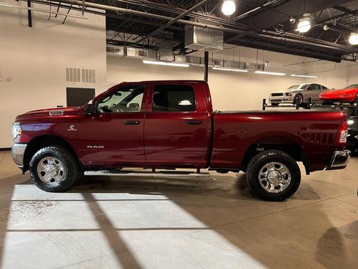 2022 RAM 2500 Tradesman Crew Cab 4x4 6'4' Box