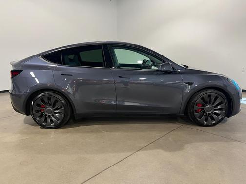 2022 Tesla Model Y Performance Dual Motor All-Wheel Drive