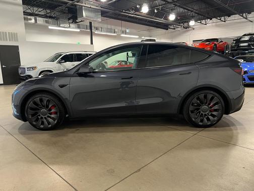 2022 Tesla Model Y Performance Dual Motor All-Wheel Drive