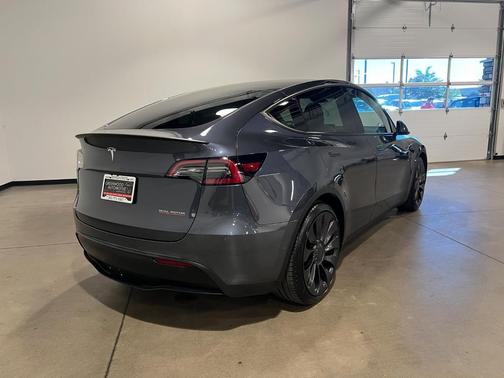 2022 Tesla Model Y Performance Dual Motor All-Wheel Drive