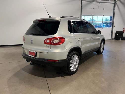 2011 Volkswagen Tiguan SEL