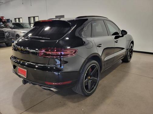 2018 Porsche Macan Turbo
