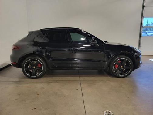 2018 Porsche Macan Turbo