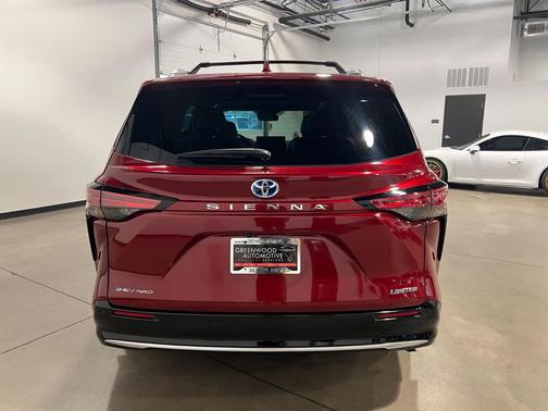 2025 Toyota Sienna Limited 7-Passenger