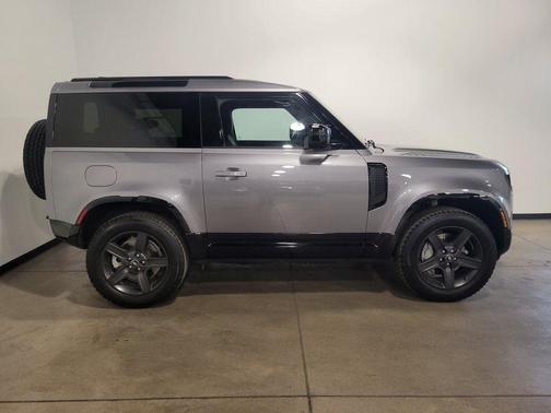 2022 Land Rover Defender 90 X-Dynamic SE