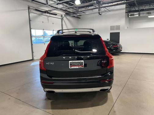 Onyx Black Metallic 2021 Volvo XC90 T6 Momentum